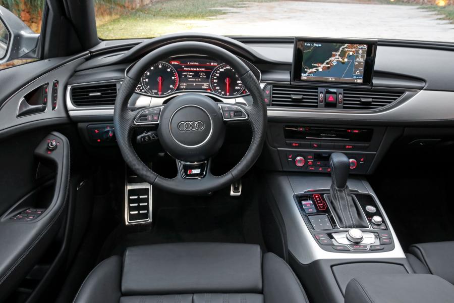 Торпедо Audi A6 TFSI Ultra Sedan (4G, C7) 2014 года  (WW) (фото 10 из 12)